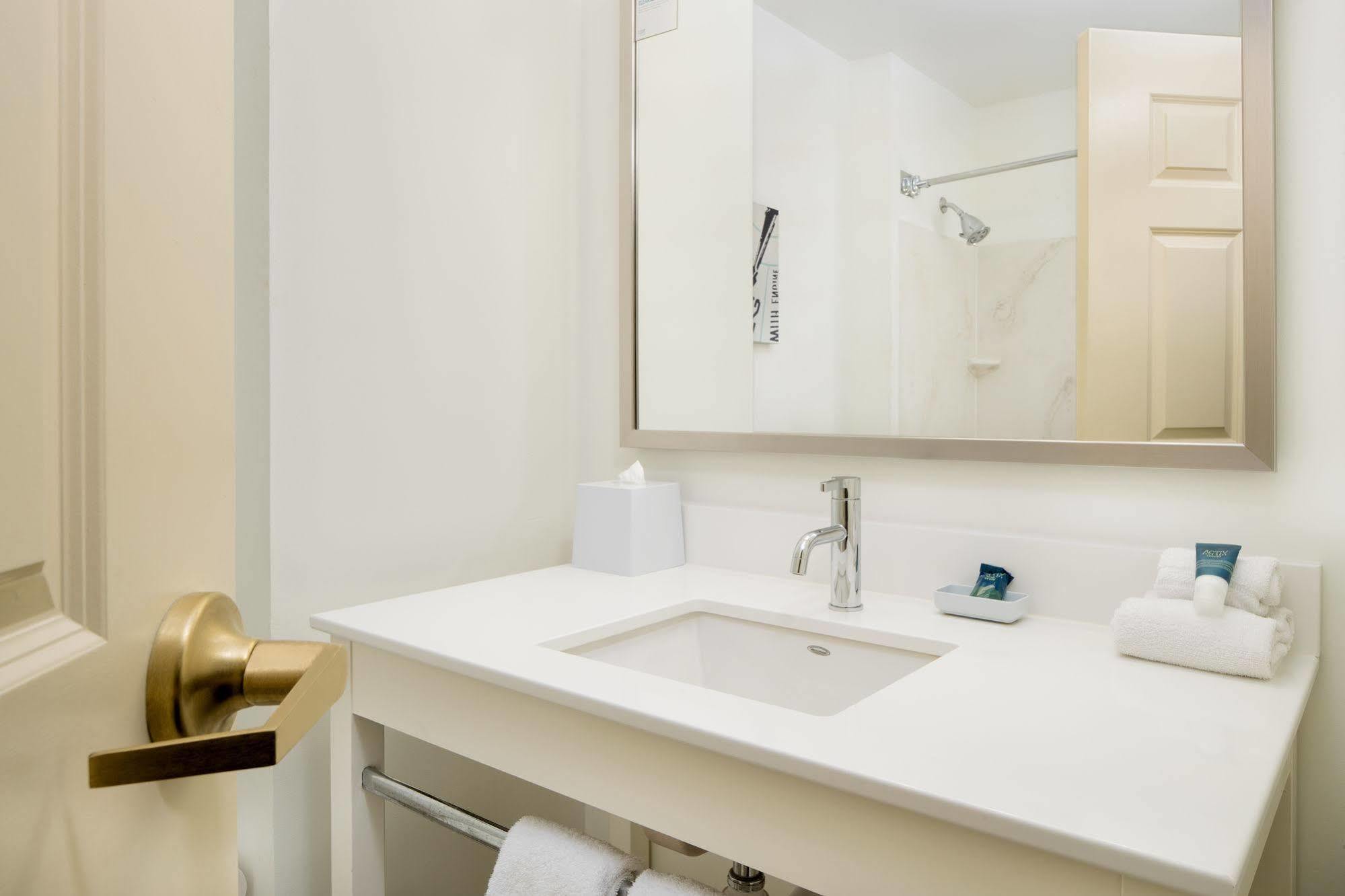 Four Points By Sheraton Louisville Airport Экстерьер фото